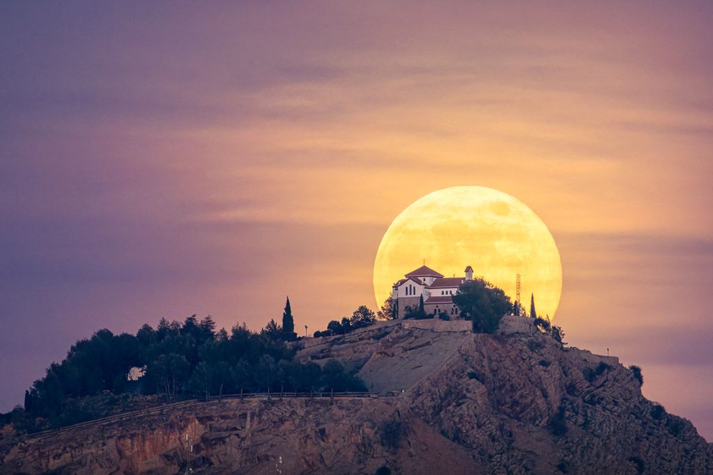 Ermita Tres Juanes y Luna llena 5069