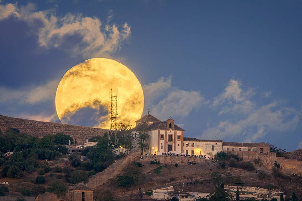 San Miguel Alto y luna llena 7780