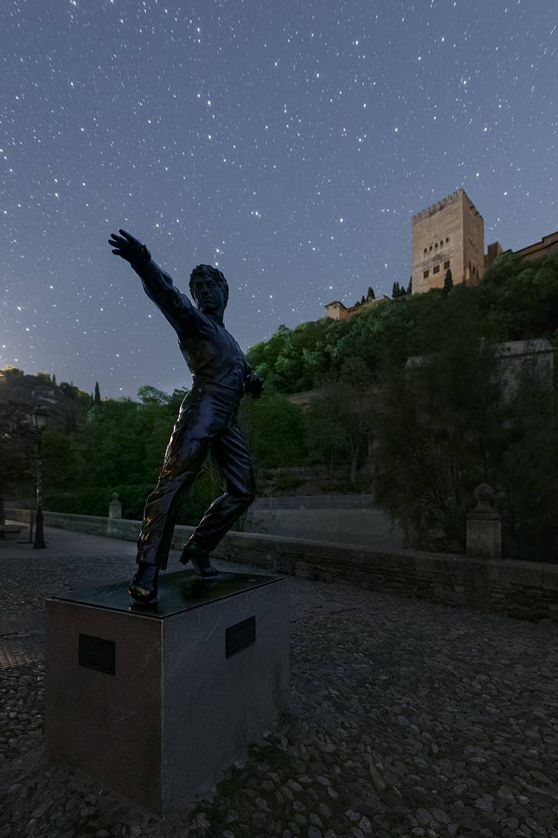 Paseo de los Tristes y bailador 1160