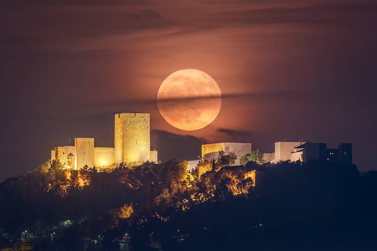 Castillo Santa Catalina y luna llena 5221