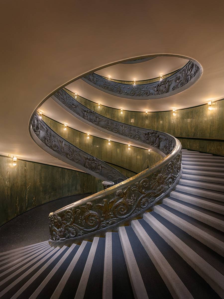 Escaleras Vaticano frontal