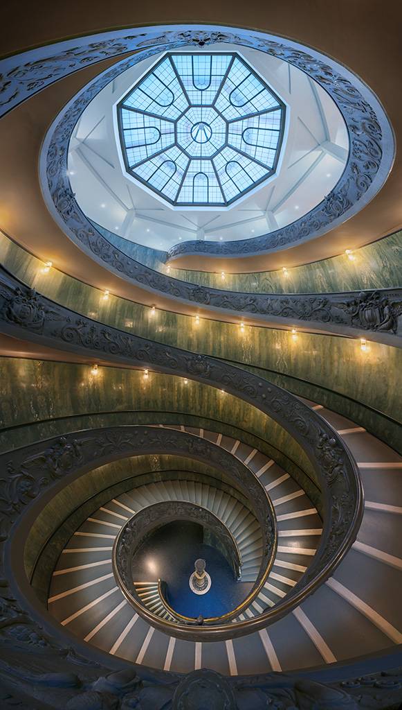 Escaleras Vaticano pano vertical