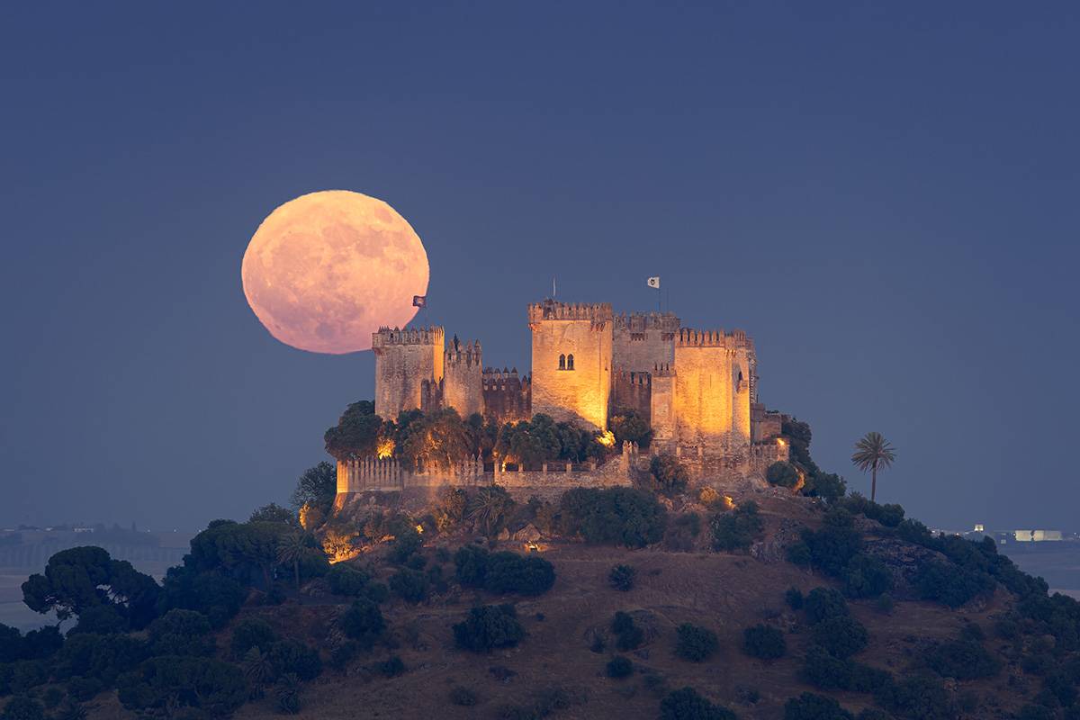 Castillo de Almodovar y luna 0347