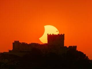 Peñafiel eclipsado